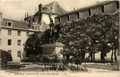 L'Ecole Saint-Cyr - La Cour Marceau