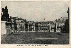 Versailles - Cour de Marbre du Palais -
																					78000 Versailles
																			