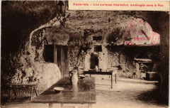 Haute-Isle - Une curieuse Habitation amenagée dans le Roc