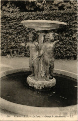 Versailles - Le Parc - Groupe de Marmousets à Versailles