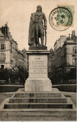 Versailles - Statue de Hoche à Versailles