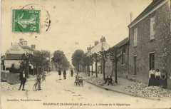 Neauphle-le-Chateau-L'Avenue de la Republique