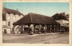 Luzarches - La Halle à Luzarches