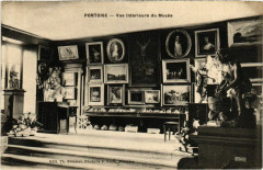 Pontoise - Vue interieure du Musee à Pontoise