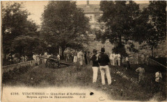Vincennes - Quartier d'Artillerie - Repos aprés la Manceuvre