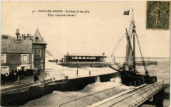 Port-en-Bessin - Pendant la Tempere - Nous Sommes Sauvés -
																					95450 Us
																			