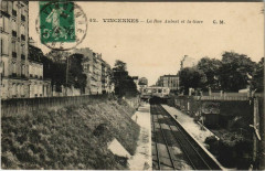Vincennes - lA rue aubert et la gare -
																					94300 Vincennes
																			