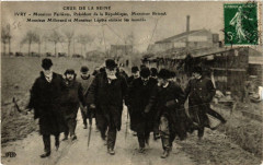 Carte postale ancienne Ivry Fallieres, Briand, Millerand, Lepine Crue de la Seine 1910
                                                                     à Ivry-sur-Seine
                                