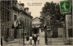 Charenton Cour de la Mairie