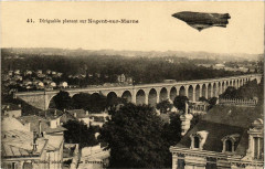 Nogent sur Marne Dirigeable planant à Nogent-sur-Marne