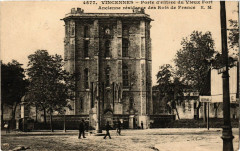 Vincennes - Porte d'entrree du Vieux Fort Ancienne residence des Ro à Vincennes