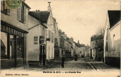 Mandres - La Grande Rue