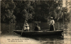 Les Bords de la Marne - La peche en famille