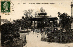 Ivry - Place de la Mairie