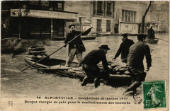 Alfortville - Barque chargee de pain pour à Alfortville