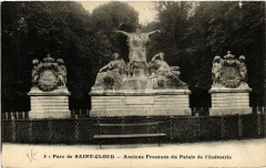 Parc de Saint-Cloud - Anciens Frontons du Palais de l'Industrie à Saint-Cloud