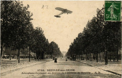 Neuilly-sur-Seine - Aéroplane évoluant au dessus de l'Avenue... à Neuilly-sur-Seine