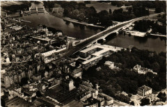 En avion sur Suresnes (Seine) - (Pilote-opérateur: R. Henrard) -
																					92150 Suresnes
																			