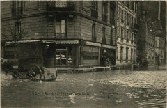 Asniéres - Inondations 1910 -Rue de la Station devant la Gare -
													92 Hauts de Seine
												