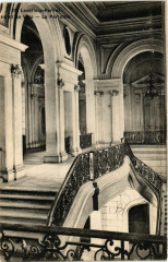 Levallois -Perret - Hotel de Ville - Le Péristyle -
																					92300 Levallois-Perret
																			