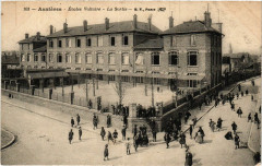 Asnieres Ecoles Voltaire-La Sortie -
													92 Hauts de Seine
												