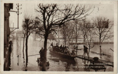 Rueil Les voyageurs venant de la gare