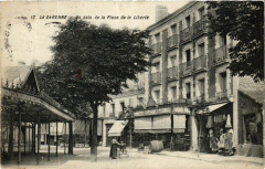 Carte postale ancienne Place de la Liberté (Coté droit)
                                                                     à La Garenne-Colombes
                                