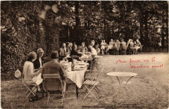 Robinson - Ses diners sous bois -
													92 Hauts de Seine
												