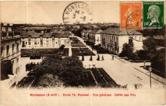 Montesson - Ecole Th. Roussel - Vue Generale - Defilé des Prix