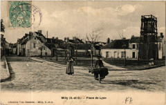Milly - Place de Lyon