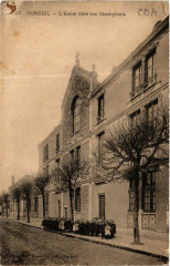 Corbeil - L'Ecole libre rue Champlouis