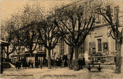 Givors - Place de l'Hotel-de-Ville à Givors