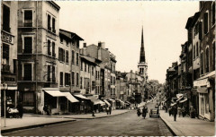 Villefranche-en-Beaujolais - La Rue Nationale et Notre-Dame