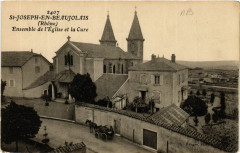 St Joseph en Beaujolais - Ensemble de l'Eglise et la Cure