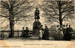 Les Echarmeaux Statue de Napoleon Ier