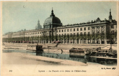 Lyon La Facade et le Dome de l'Hotel Dieu à Lyon