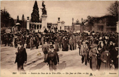 Lyon - Entrée du Parc de la Tete d'Or - Un Jour de Fete à Lyon