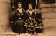 Costumes de Tarentaise - Coiffure La Frontiere - Folklore France -
																					42660 Tarentaise
																			