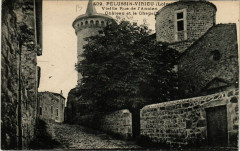 Pelussin- Vieille Rue de l'Ancien,Chateau et la Chapelle à Pélussin