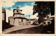Saint-Priest-la Prugne - La Place et l'Eglise -
																					42830 Saint-Priest-la-Prugne
																			