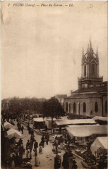Feurs - Place du Forum à Feurs