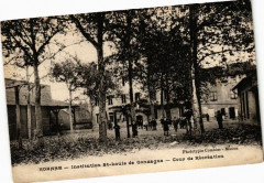 Roanne - Institution St-Louis de Gonzague - Cour de Récréation à Roanne