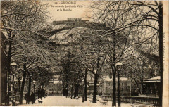 Grenoble - La Terrasse du Jardin de Ville et la Bastille France à Grenoble