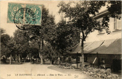 Dauphiné - Allevard - Dans le Parc à Allevard