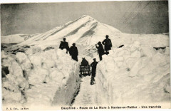 Dauphiné - Route de La Mure a Nantes-en-Rattier - Une tranchée à La Mure