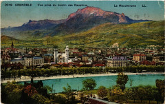 Grenoble - Vue prise du Jardin des Dauphins à Grenoble
