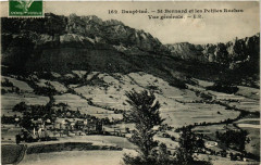 Carte postale ancienne Dauphiné - Saint-Bernard et les Petites Roches - Vue générale
                                                                     à Plateau-des-Petites-Roches
                                