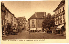 Pont-de-Beauvoisin - Place de la Republique