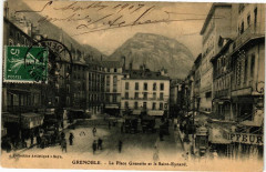 Grenoble - Place Grenette et le St-Eynard à Grenoble