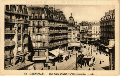 Grenoble - Rue Felix Poulat et Place Grenette à Grenoble